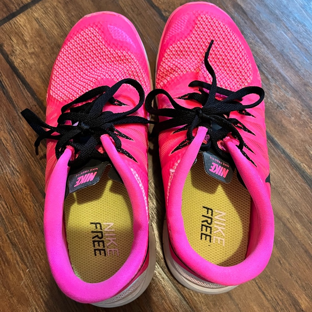 Nike Women's Bright Pink Athletic Shoes